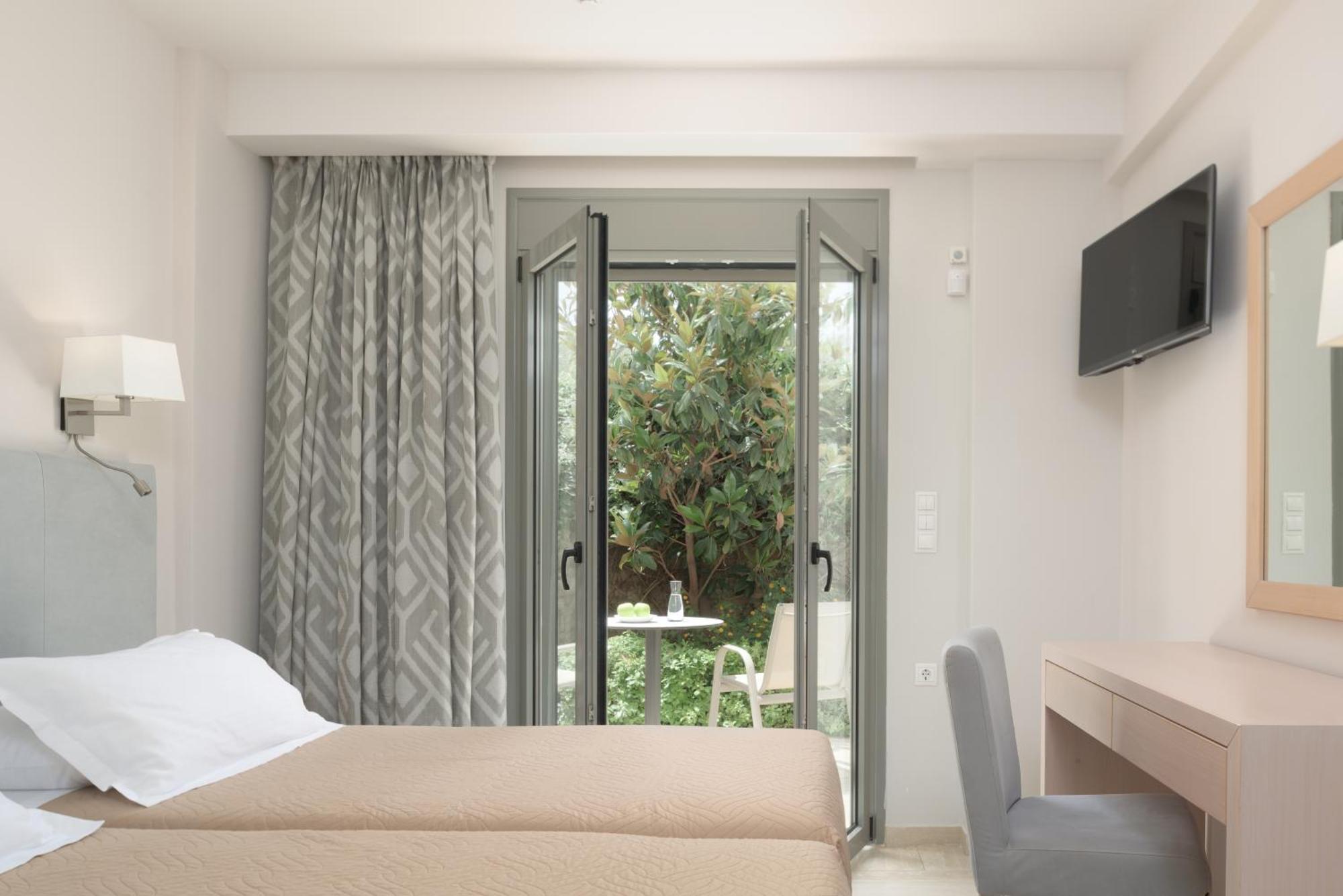 Eco Villa, A Perfect Escape Close To The Beach, By Thinkvilla Maroulas Exterior photo